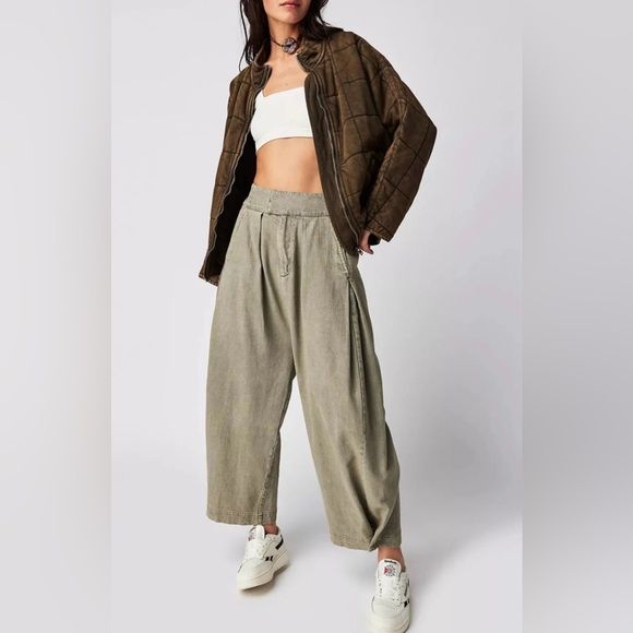 Free People Cool Harbor Barrel / Wide-Leg Pants In Army Green - Picture 14 of 14